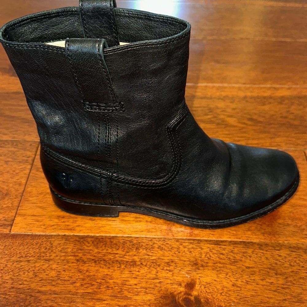 Frye Anna Shortie Black Size 6